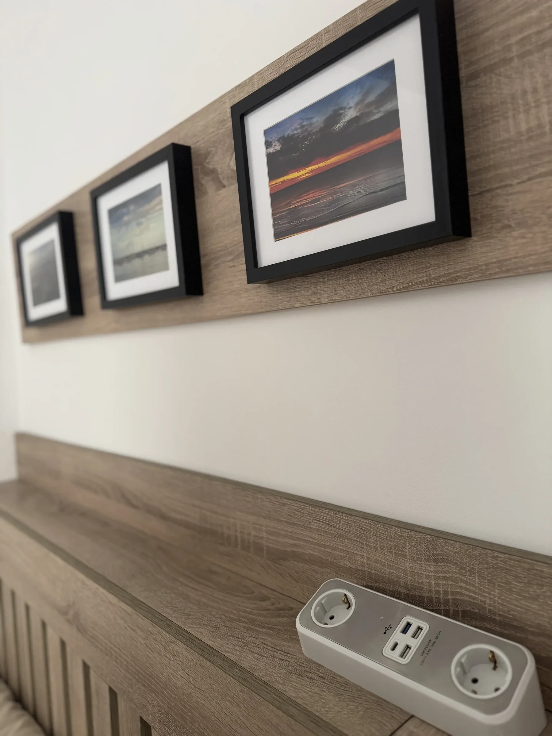 Decoración cuidada y diseño contemporáneo mediterráneo en Pinada Sun Orihuela Costa